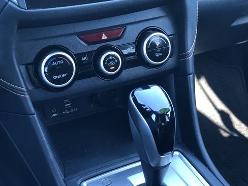 Used 2022 Subaru Crosstrek 2.0i Premium w/ Moonroof Package image 21