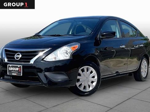 Used 2018 Nissan Versa SV FWD image 1