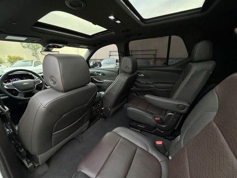 Used 2023 Chevrolet Traverse High Country AWD/4WD image 43