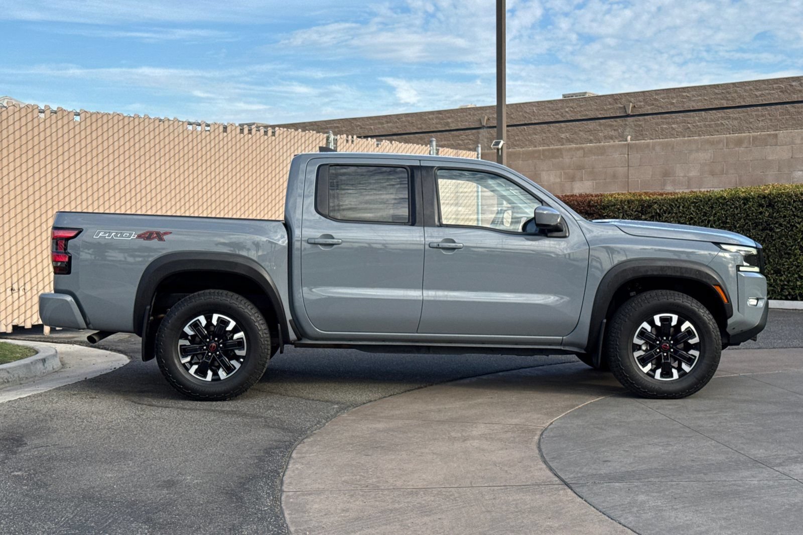 Used 2024 Nissan Frontier PRO-4X w/ Off-Road Protection Package AWD/4WD image 3