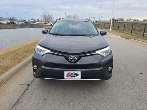 Used 2016 Toyota RAV4 Limited image 2