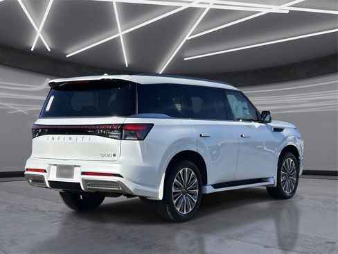 New 2026 INFINITI QX80 Luxe image 4