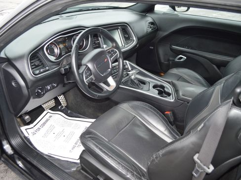 Used 2015 Dodge Challenger R/T Plus image 21