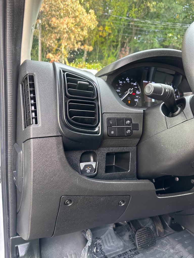Used 2025 RAM ProMaster 2500 w/ Convenience Group FWD image 12