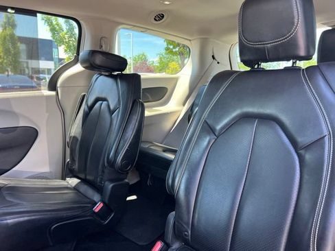 Used 2020 Chrysler Voyager Lxi FWD image 27