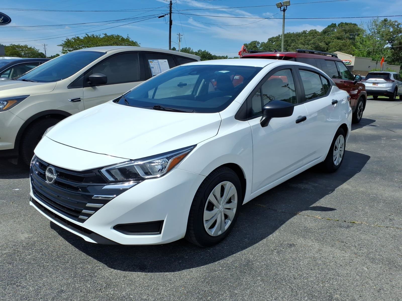 Used 2023 Nissan Versa S FWD image 1