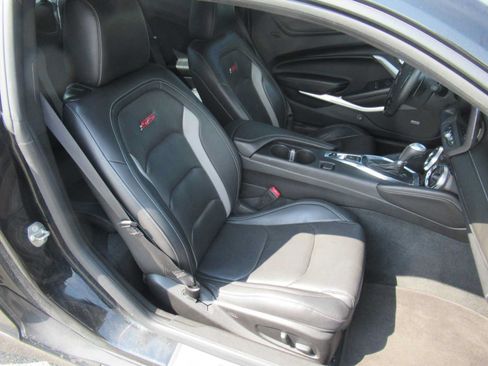 Used 2018 Chevrolet Camaro SS RWD image 14