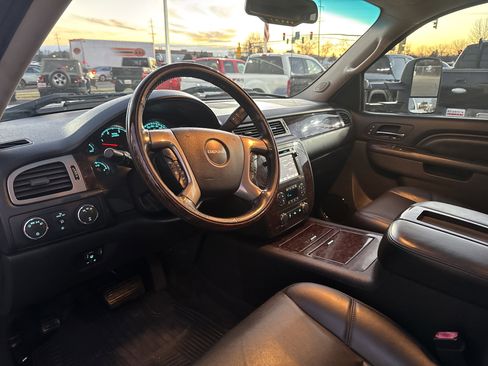 Used 2014 GMC Sierra 3500 Denali image 16