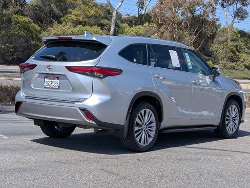 Used 2023 Toyota Highlander Platinum AWD/4WD image 14
