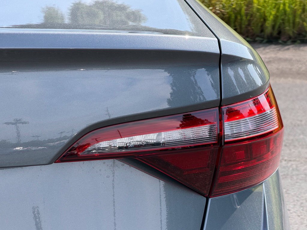 Used 2022 Volkswagen Jetta SE FWD image 12