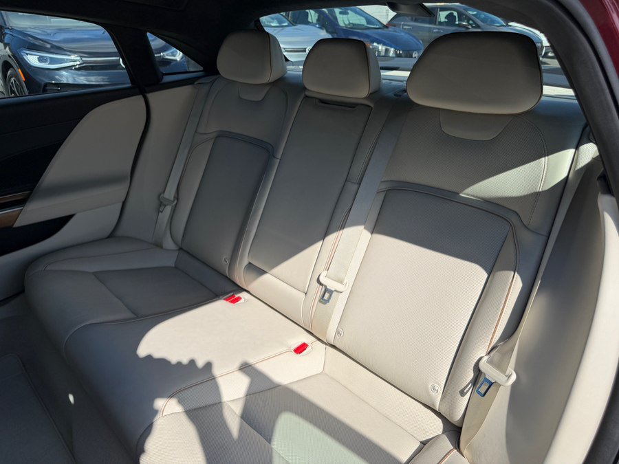 Used 2024 Lucid Air Touring AWD/4WD image 46