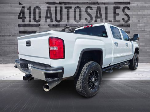 Used 2019 GMC Sierra 2500 SLT w/ Duramax Plus Package AWD/4WD image 3