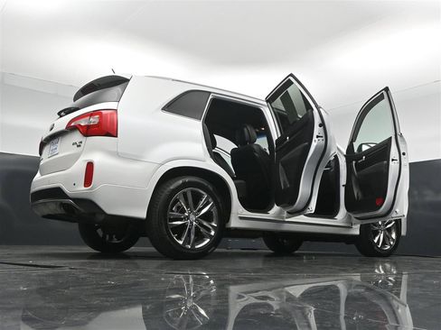 Used 2014 Kia Sorento SX w/ 3rd Row Package AWD/4WD image 40