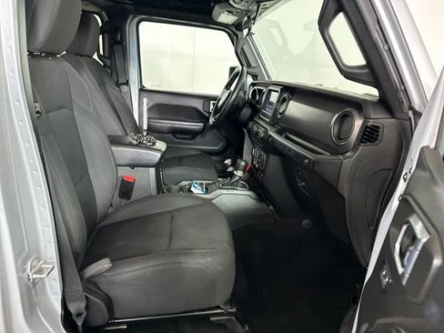 Used 2023 Jeep Wrangler Unlimited w/ Cold Weather Group image 28