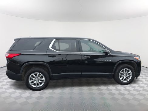 Used 2021 Chevrolet Traverse LS image 2