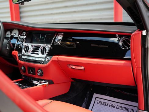Used 2020 Rolls-Royce Wraith RWD image 29