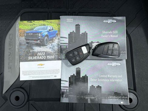 Used 2022 Chevrolet Silverado 1500 High Country w/ High Country Premium Package AWD/4WD image 39