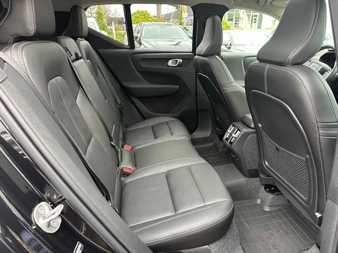Used 2025 Volvo XC40 B5 Plus w/ Climate Package image 12