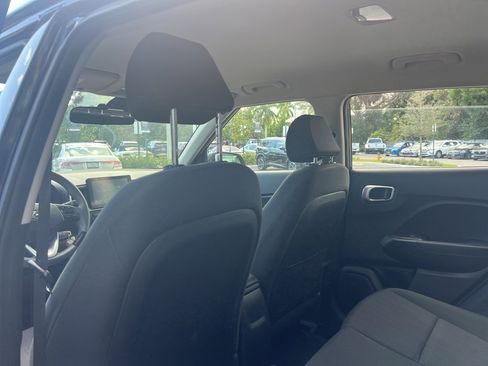 Used 2023 Hyundai Venue SE image 22
