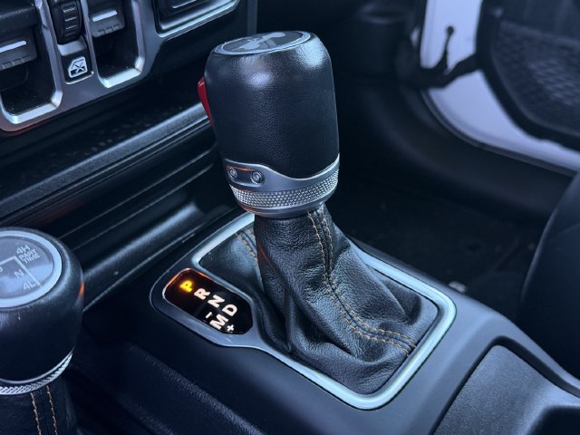 Used 2021 Jeep Wrangler Unlimited Sahara AWD/4WD image 18