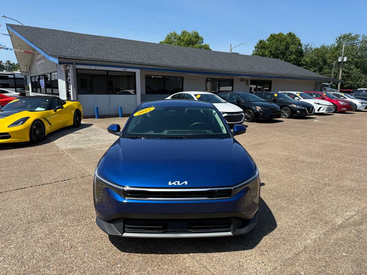 Used 2025 Kia K4 EX FWD image 2
