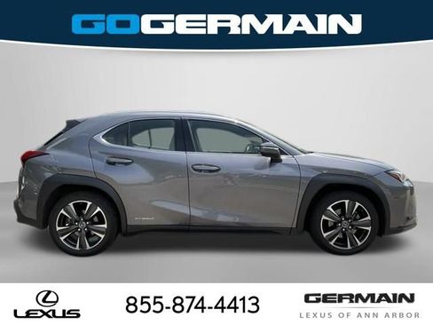 Used 2019 Lexus UX 250h w/ Premium Package AWD/4WD image 9