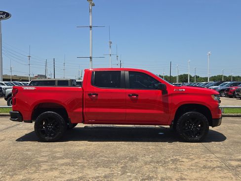Used 2024 Chevrolet Silverado 1500 LT Trail Boss AWD/4WD image 2