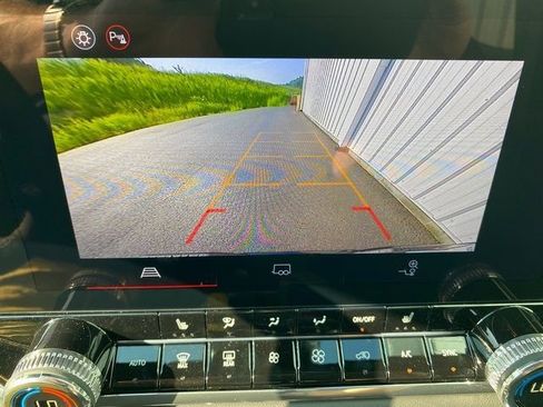 New 2025 GMC Canyon Elevation w/ Convenience Package image 9