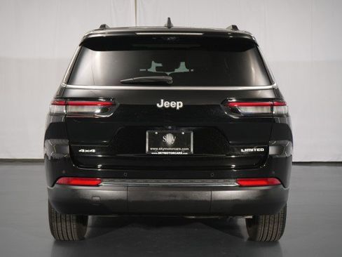 Used 2025 Jeep Grand Cherokee L Limited w/ Luxury Tech Group II image 21