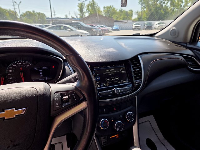Used 2019 Chevrolet Trax LT w/ LT Convenience Package AWD/4WD image 17