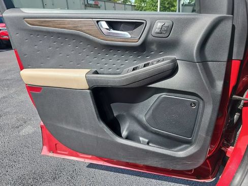 Used 2020 Ford Escape Titanium AWD/4WD image 33