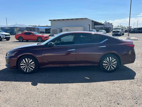 Used 2025 Nissan Altima 2.5 SV FWD image 8