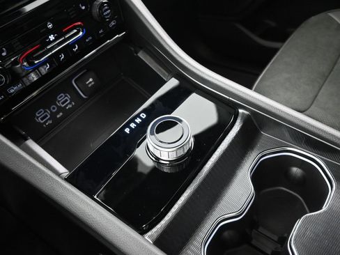 New 2025 Jeep Grand Cherokee Altitude image 9