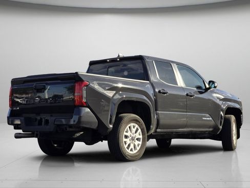 Certified 2025 Toyota Tacoma SR5 AWD/4WD image 28