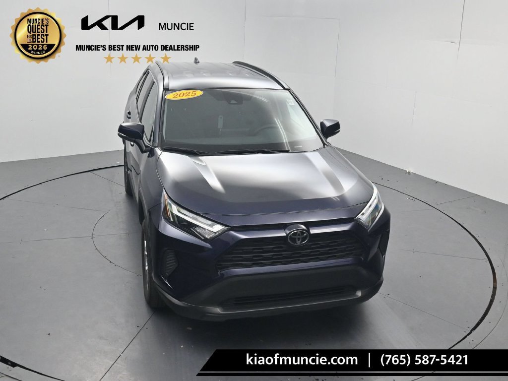 Used 2025 Toyota RAV4 XLE AWD/4WD image 45