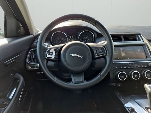 Used 2019 Jaguar E-PACE SE image 24