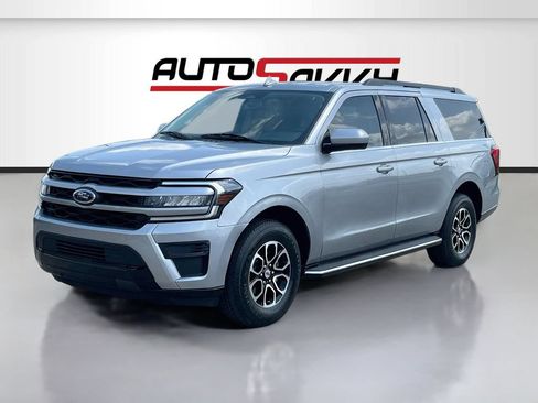 Used 2023 Ford Expedition Max XLT RWD image 3