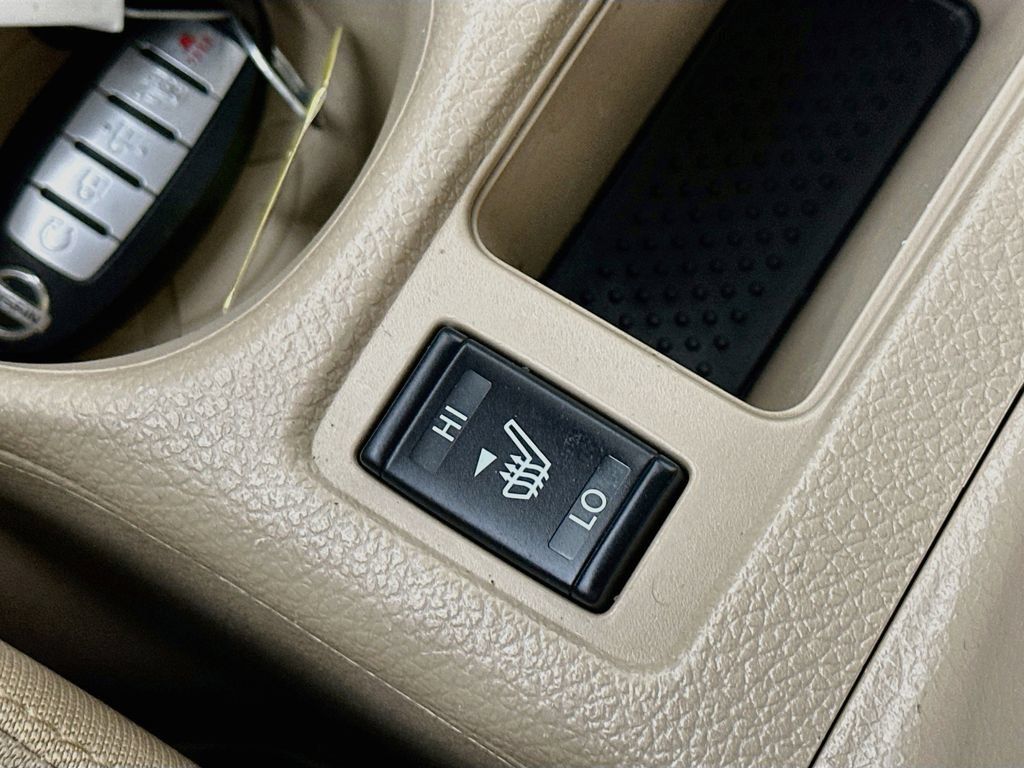 Used 2020 Nissan Rogue SV AWD/4WD image 28