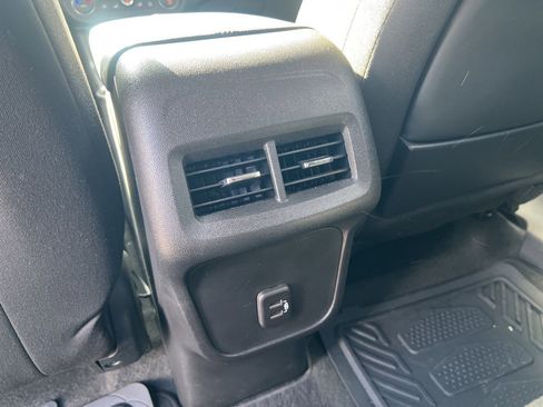 Used 2022 GMC Terrain SLE w/ Driver Convenience Package image 17