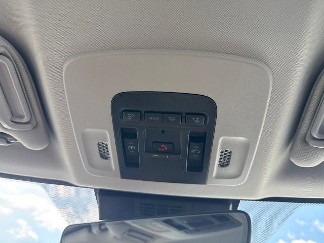 Used 2026 Toyota Camry XLE FWD image 25