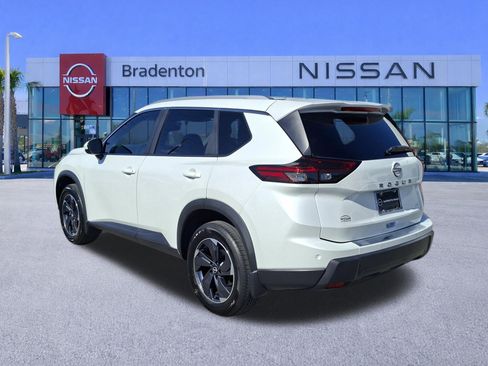 Certified 2025 Nissan Rogue SV w/ SV Premium Package FWD image 7