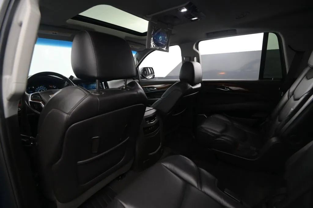 Used 2019 Cadillac Escalade Premium Luxury w/ LPO, Radiant Package AWD/4WD image 41