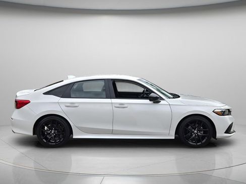 Used 2024 Honda Civic Sport image 3