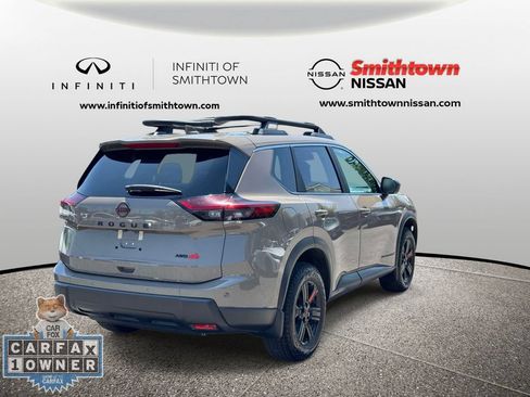 Used 2025 Nissan Rogue SV AWD/4WD image 8