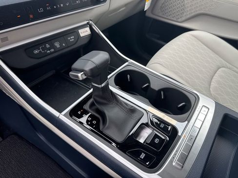 Certified 2025 Kia Carnival EX FWD image 28