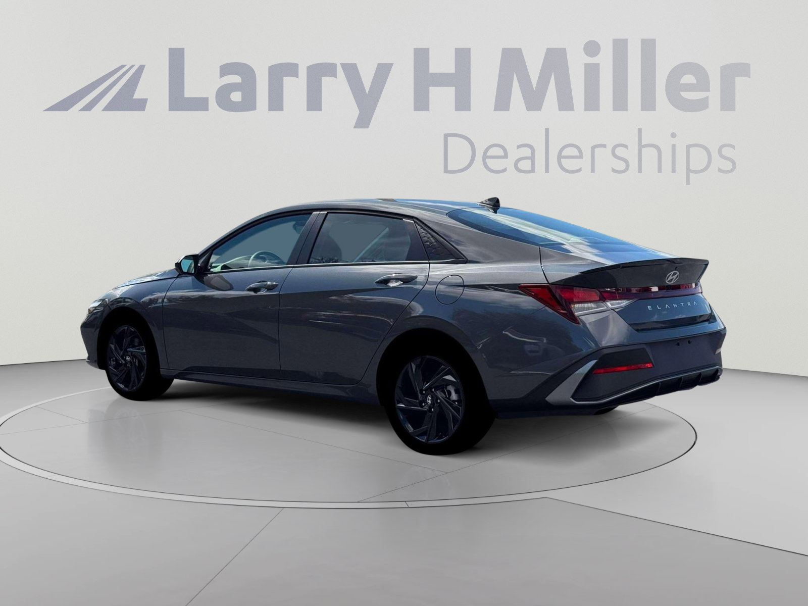 New 2026 Hyundai Elantra SEL Sport FWD image 4