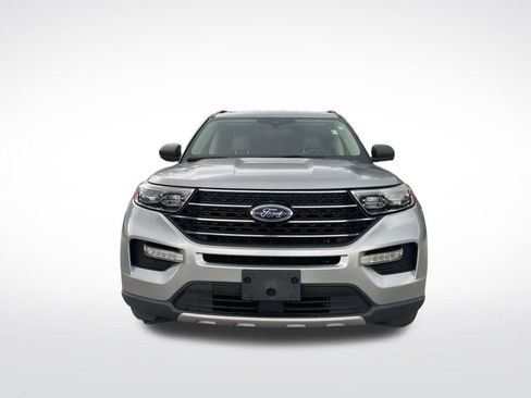 Used 2021 Ford Explorer XLT w/ Equipment Group 202A RWD image 3