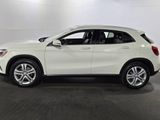 Used 2017 Mercedes-Benz GLA 250 4MATIC w/ Premium Package image 4