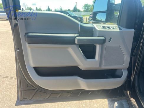 Used 2017 Ford F250 XLT w/ XLT Premium Package AWD/4WD image 16