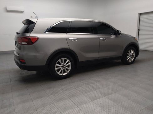 Used 2019 Kia Sorento LX image 10